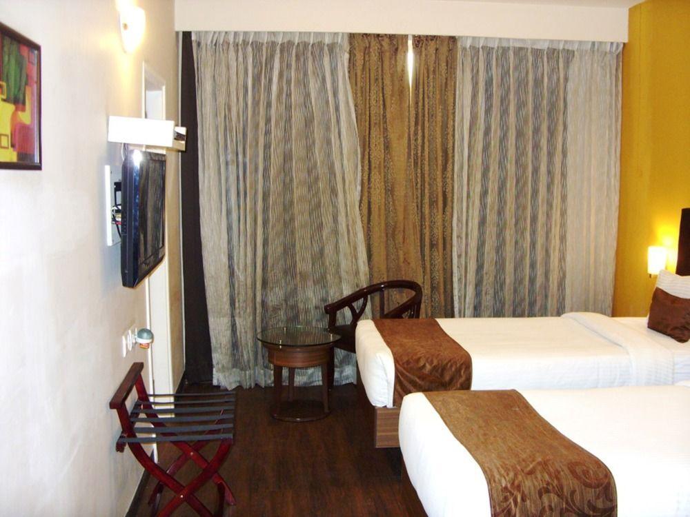 Mango Hotels, Samed Agra アーグラ エクステリア 写真