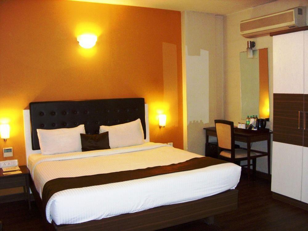 Mango Hotels, Samed Agra アーグラ エクステリア 写真